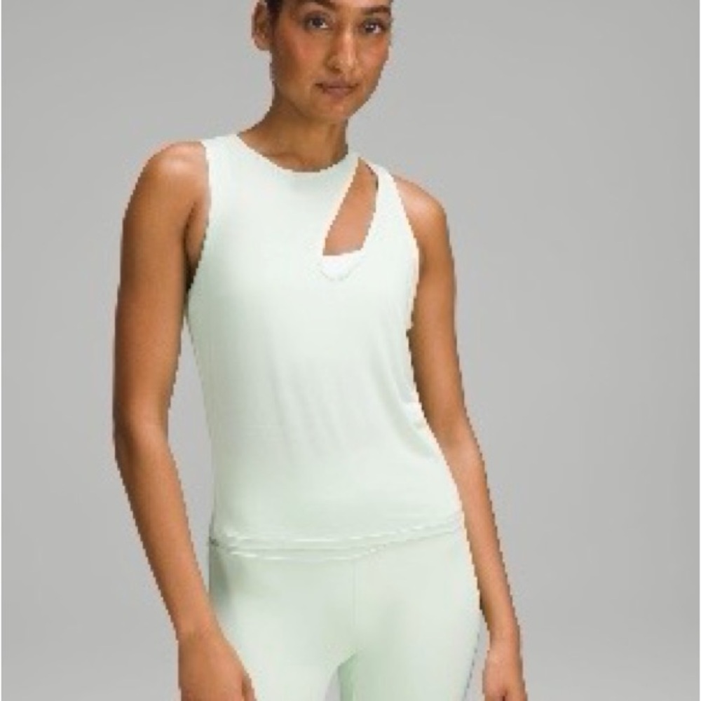 Lululemon Shoulder Cut-Out Yoga Tank